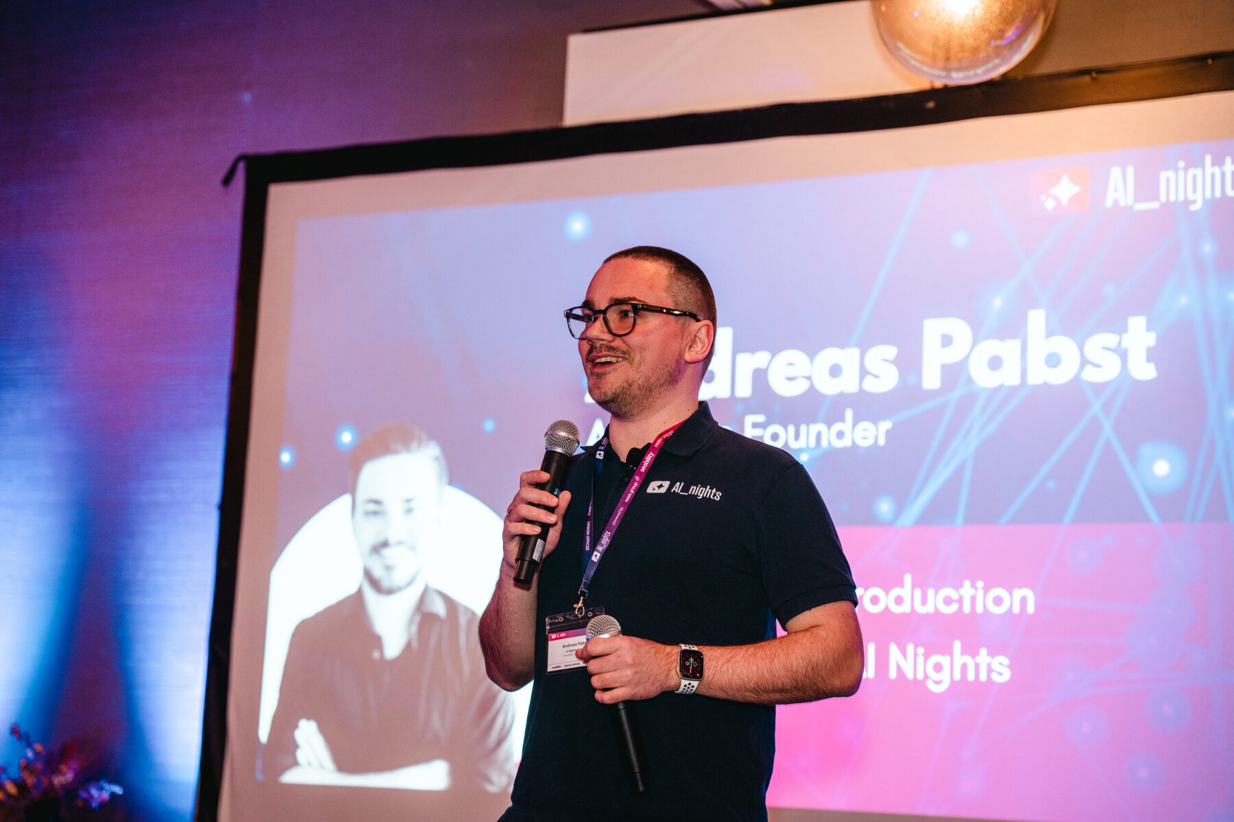 Andreas Pabst auf der Bühne der AI Nights Nürnberg